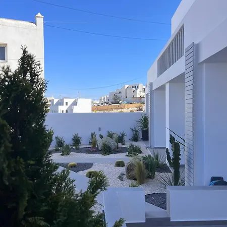 Anora Naxos 아파트